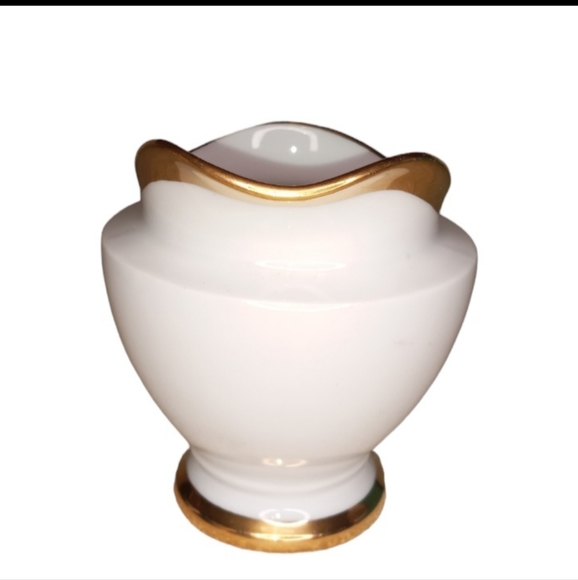 Vintage Signed Porcelain White w/Gold Trim Tea Set - Teapot, Creamer, Su… - Picture 13 of 15